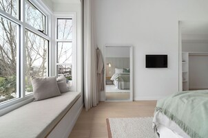 4 bedrooms, blackout drapes, iron/ironing board, WiFi (free)