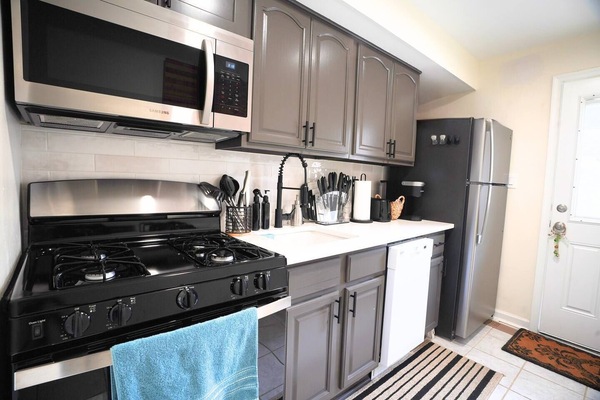 Frigorífic, microones, forn i placa de cuina