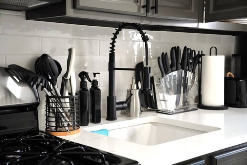 The South Philly Cove - Cozy APT with backyard near Stadiums and Center City