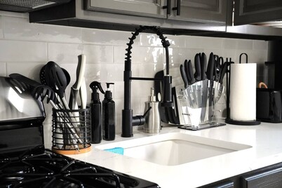 The South Philly Cove - Cozy APT with backyard near Stadiums and Center City