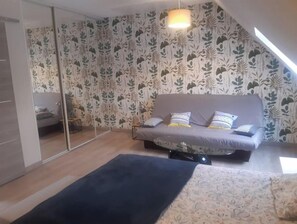 3 chambres, fer et planche à repasser, Wi-Fi, draps fournis