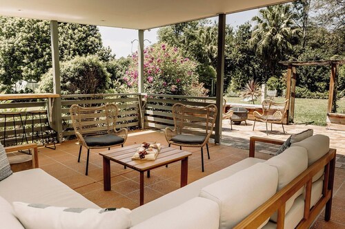 15 mins to Noosa! 3-bedroom Cottage in Noosa Hinterland + Outdoor Entertaining