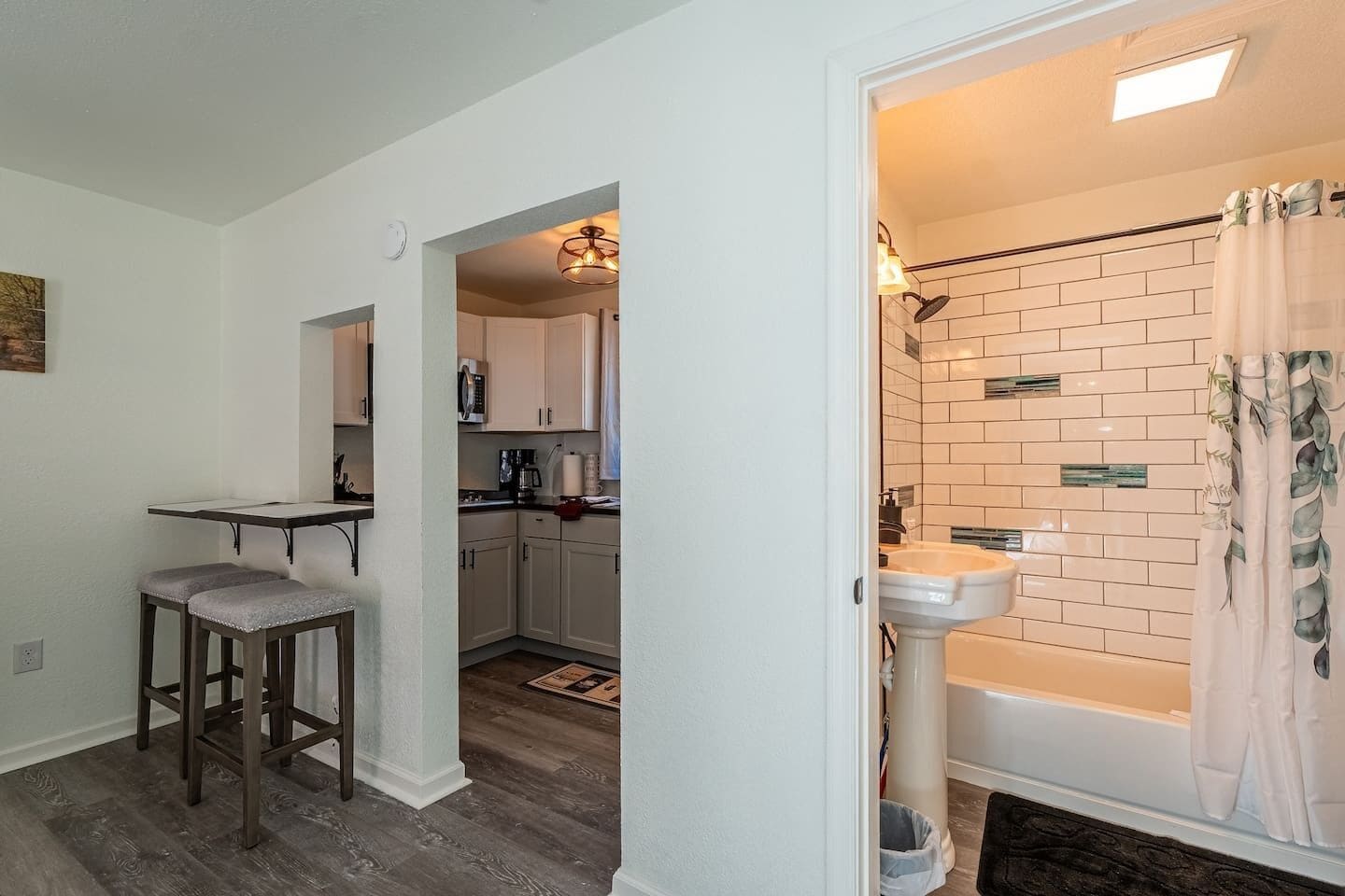 Bruser, hårtørrer, håndklæder