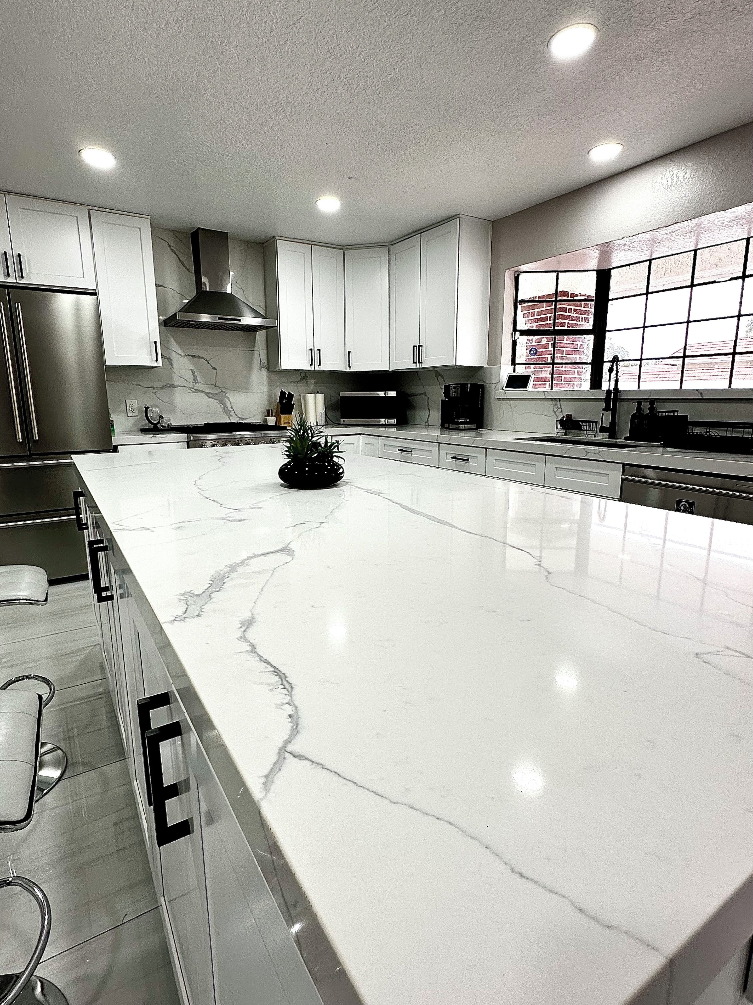 雪櫃、微波爐、焗爐、爐具