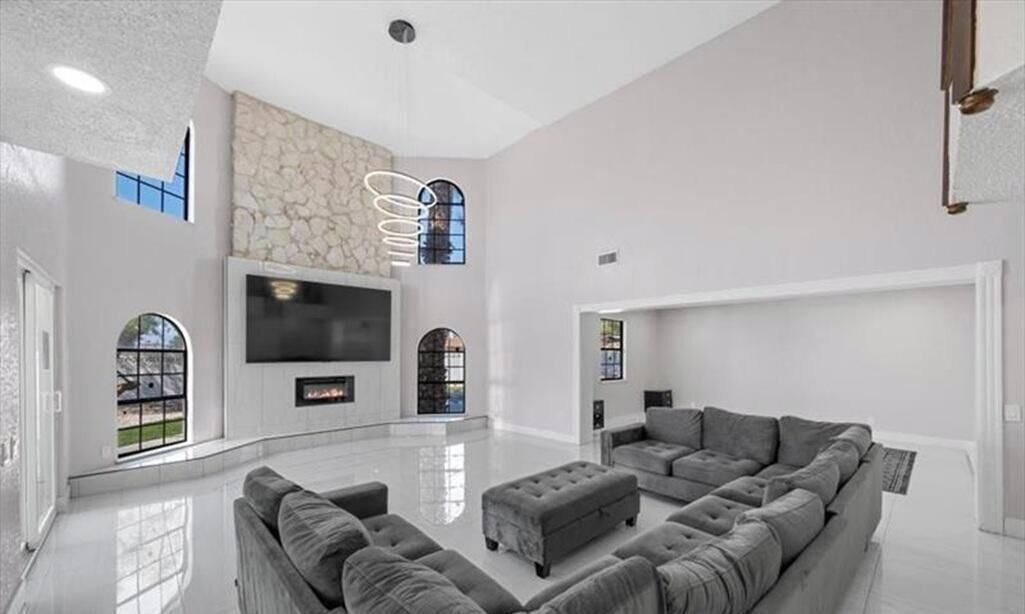 智能電視、壁爐