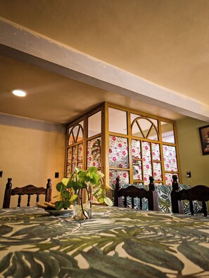 Family Apartment, Garden View | Dining room - SiempreViva Hospedaje By GEstores (Chignahuapan)