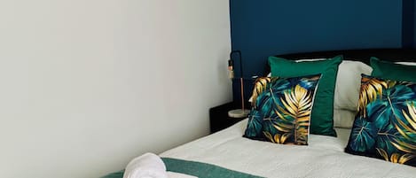 3 bedrooms, iron/ironing board, free WiFi, bed sheets