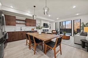 Interior - Alpine Retreat Pt A106 | Ski Escape | Mtn Views (Eden)