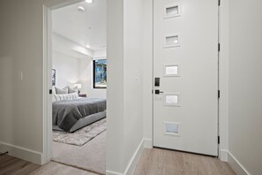 1 slaapkamer, een strijkplank/strijkijzer, gratis wifi, beddengoed