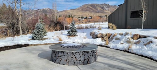 Escape to Eden PtC103|Ski Getaway|Fireplace & View