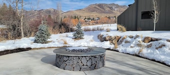 Mountain View Golf Haven | On the Fairway