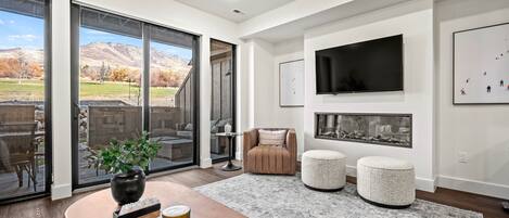 TV connectée, cheminée