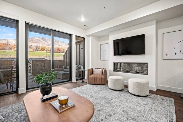 スマートテレビ、暖炉