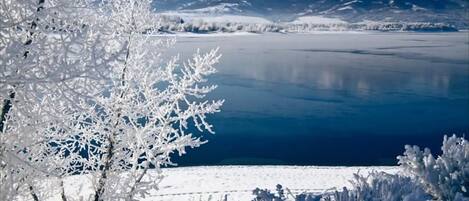 Pineview Reservoir in Winter