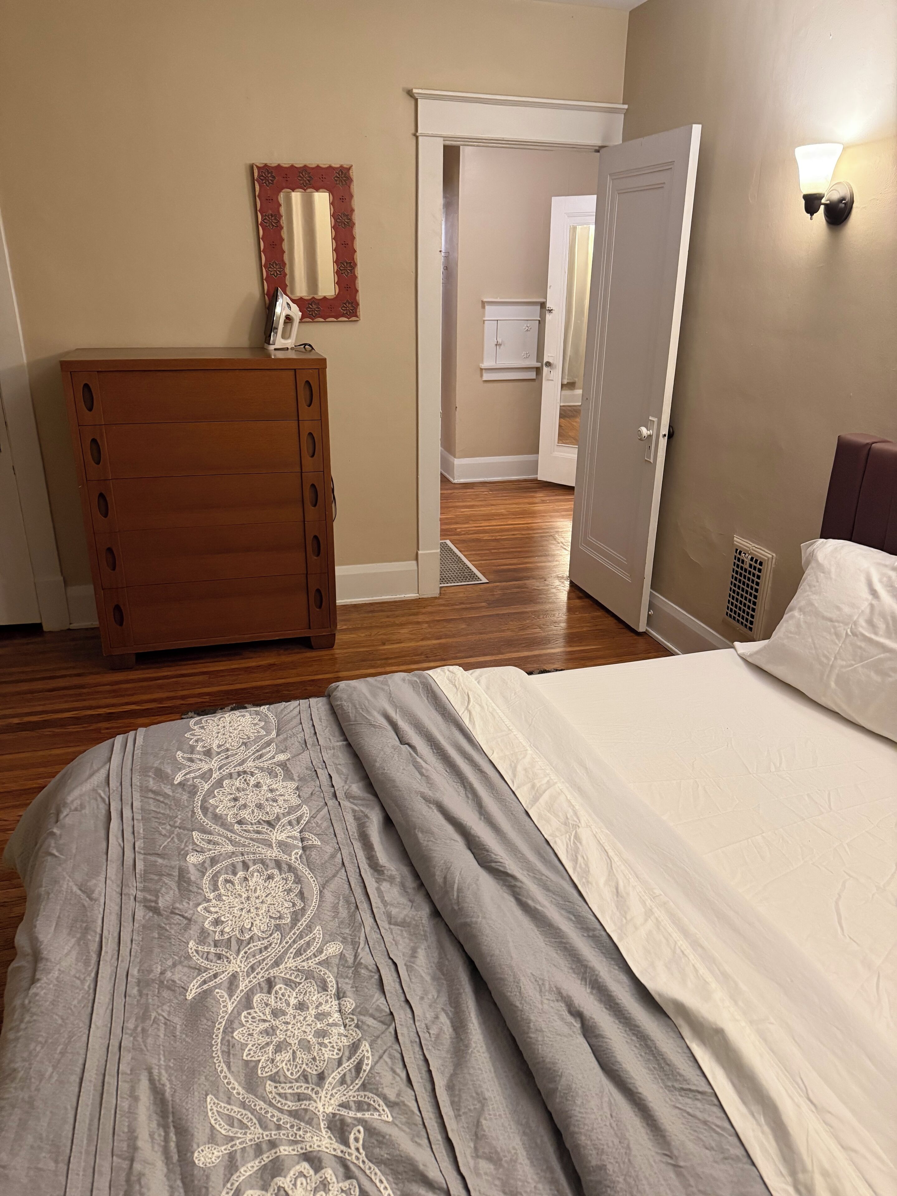 3 sovrum, strykjärn/strykbräda, gratis wi-fi och sängkläder