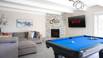 Smart TV, computer monitors