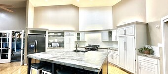 Spacious Gorgeous 5 bed home on acreage with private creek