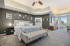 5 soverom, skrivebord, strykejern/-brett og wi-fi