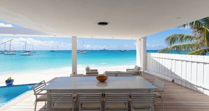 Villa Impala, 5 bedroom villa beachfront in Simpson Bay, Sint Maarten