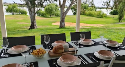 TWIN GUMS - EXCLUSIVE RIVERFRONT PROPERTY - TAILEM BEND