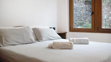 2 makuuhuonetta, silitysrauta/-lauta, ilmainen Wi-Fi, vuodevaatteet