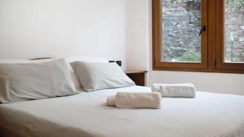 2 Schlafzimmer, BĂŒgeleisen/BĂŒgelbrett, kostenloses WLAN, BettwĂ€sche