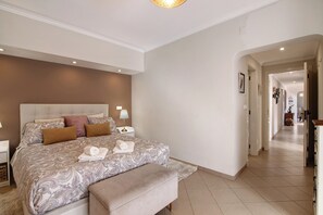 3 bedrooms, iron/ironing board, free WiFi, bed sheets