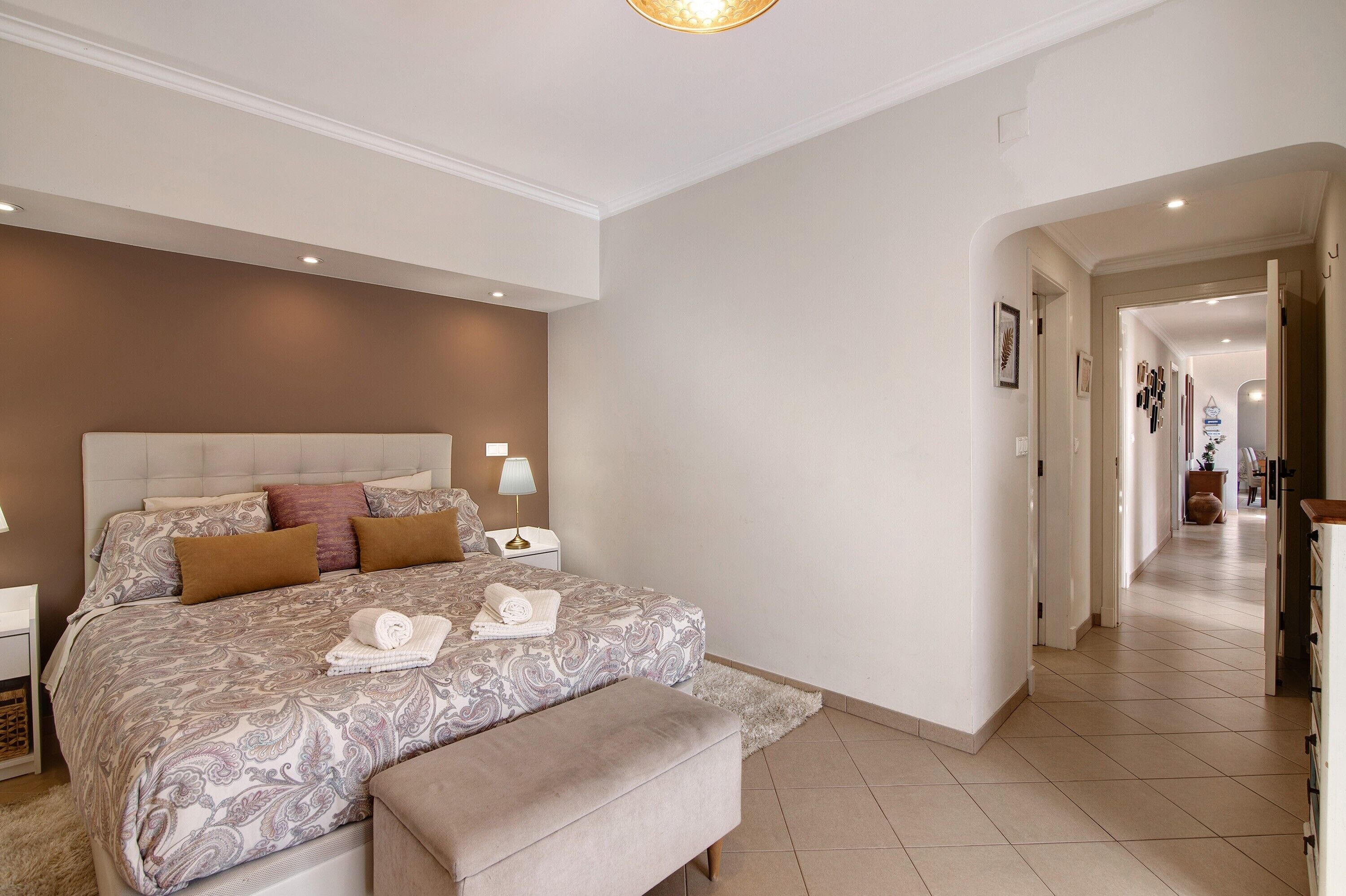 3 bedrooms, iron/ironing board, free WiFi, bed sheets