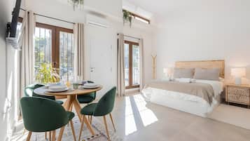 1 dormitorio, tabla de planchar con plancha, wifi gratis y ropa de cama