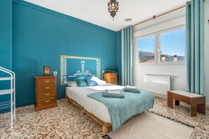 5 slaapkamers, een strijkplank/strijkijzer, gratis wifi, beddengoed