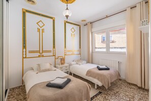 5 bedrooms, iron/ironing board, free WiFi, bed sheets