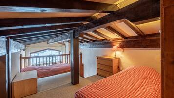 2 sovrum och sängkläder