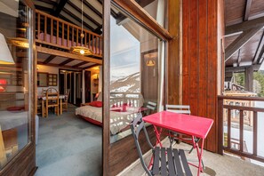 Dining - Apartment 'Au Pied Des Pistes' with Mountain View and Balcony (Notre-Dame-de-Bellecombe)