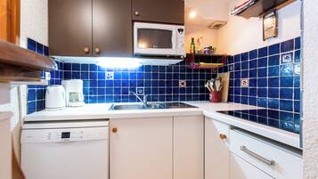 冰箱、微波炉、炉灶、洗碗机