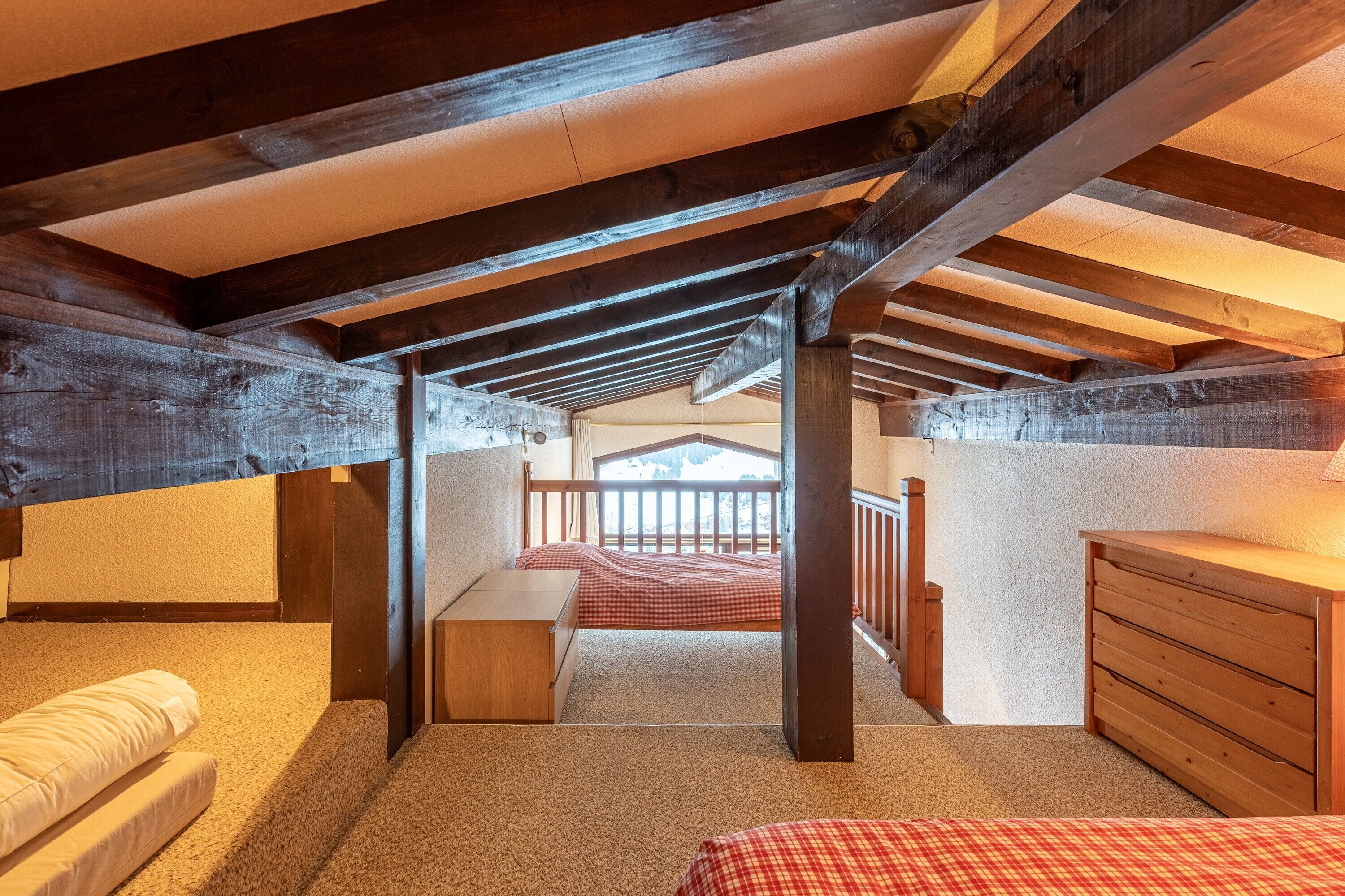 2 bedrooms, bed sheets