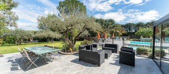 Villa 'Domaine des Maladieres' avec piscine privée, terrasse privée et climatisation