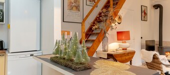 Holiday Home “La Villa” with Mountain View, Private Terrace and Wi-Fi