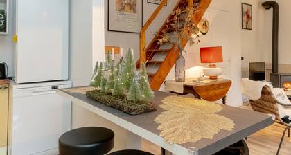 Holiday Home “La Villa” with Mountain View, Private Terrace and Wi-Fi