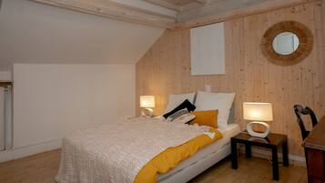 2 bedrooms, iron/ironing board, free WiFi