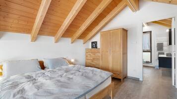 1 bedroom, desk, iron/ironing board, free WiFi