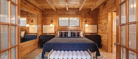 4 bedrooms, free WiFi, bed sheets