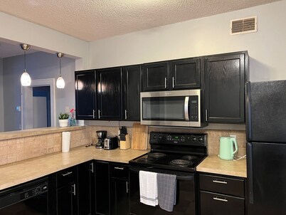 Light filled 2-bedroom apartment near Saint Paul Downtown