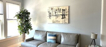 Light filled 2-bedroom apartment near Saint Paul Downtown