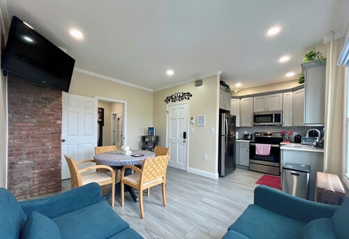 New York City Apartment Near The Free Ferry Boat in Staten Island!