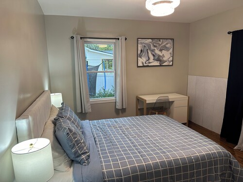  4-bedroom house / 2 suite. Total 3 amazing  bathrooms Marietta with AC, WiFi