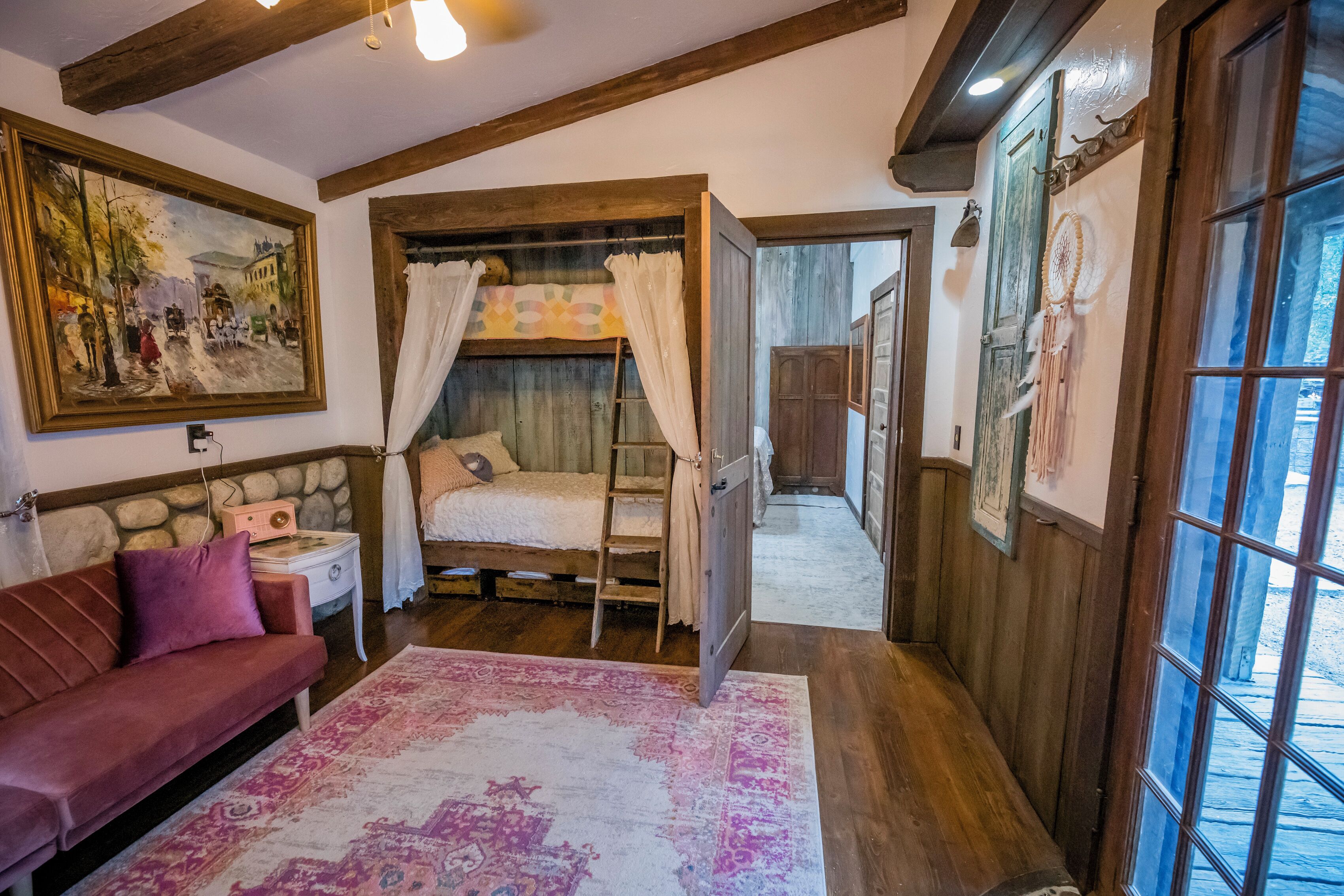 3 bedrooms, desk, free WiFi, bed sheets