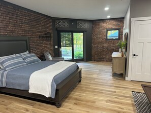 1 bedroom, WiFi, bed sheets - Cozy studio with WiFi and AC in enjoyable Fort Wayne. (Fort Wayne)