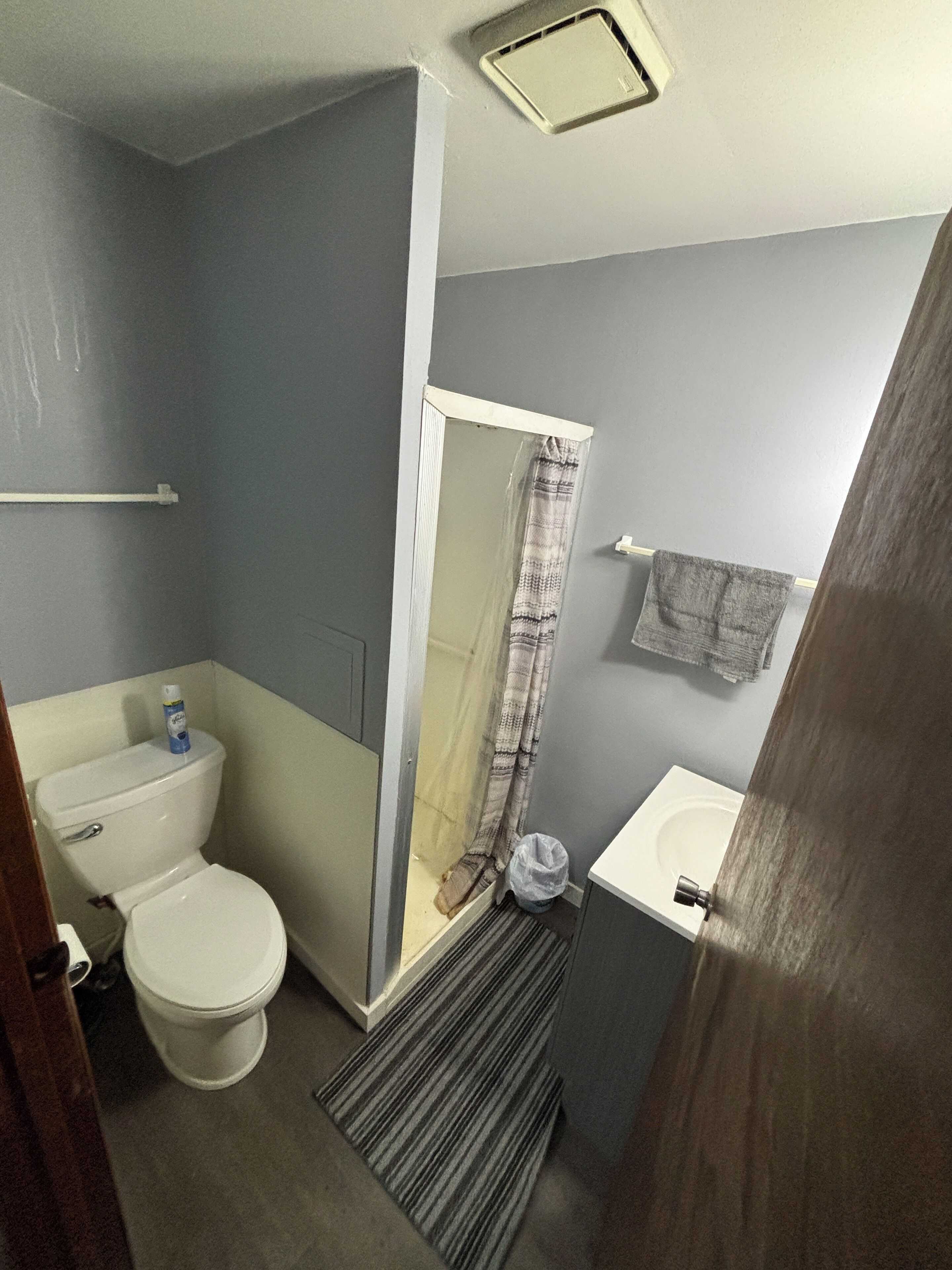 淋浴设施、吹风机、毛巾、肥皂