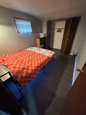 1 bedroom, WiFi, bed sheets