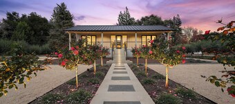 Luxury cottage minutes from Yountville with Pool/SPA Access